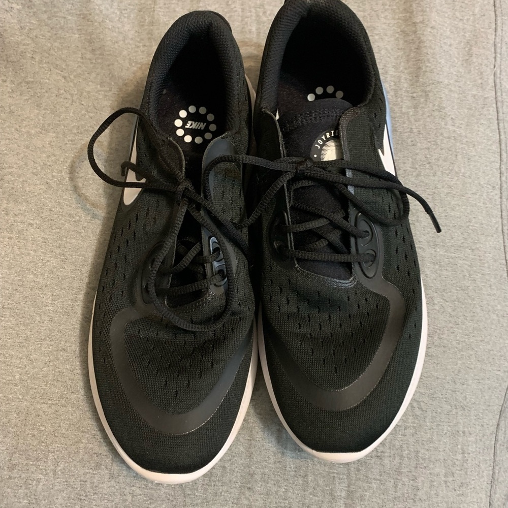 Women’s Nike Tennis Shoes